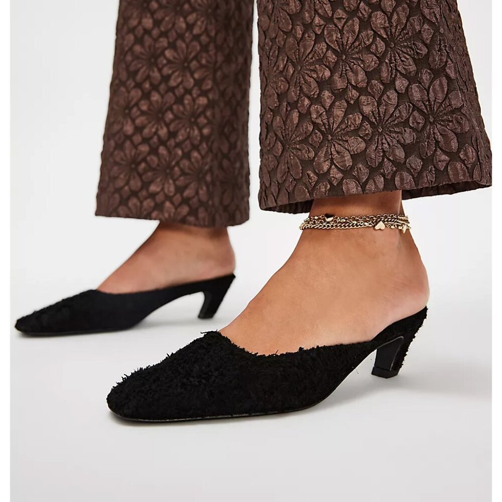 🆕 FREE PEOPLE Avenue Heels / Black Hairy Suede
